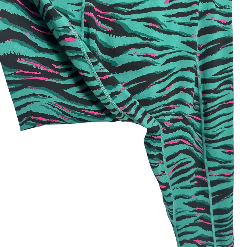 Fabletics Bodysuit Jumpsuit Motion 365+ Tiger Print Cutout‎ Green Black Pink XL - Picture 10 of 16